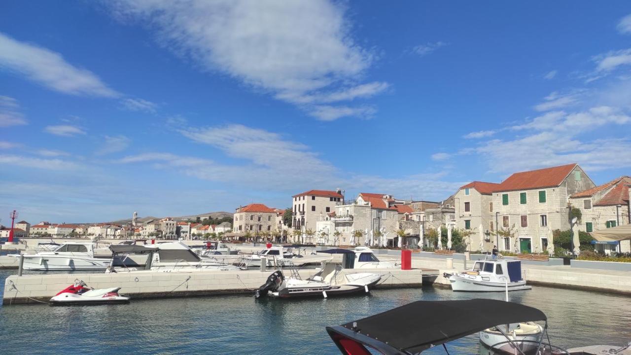 Apartman Iva Apartamento Kaštela Exterior foto