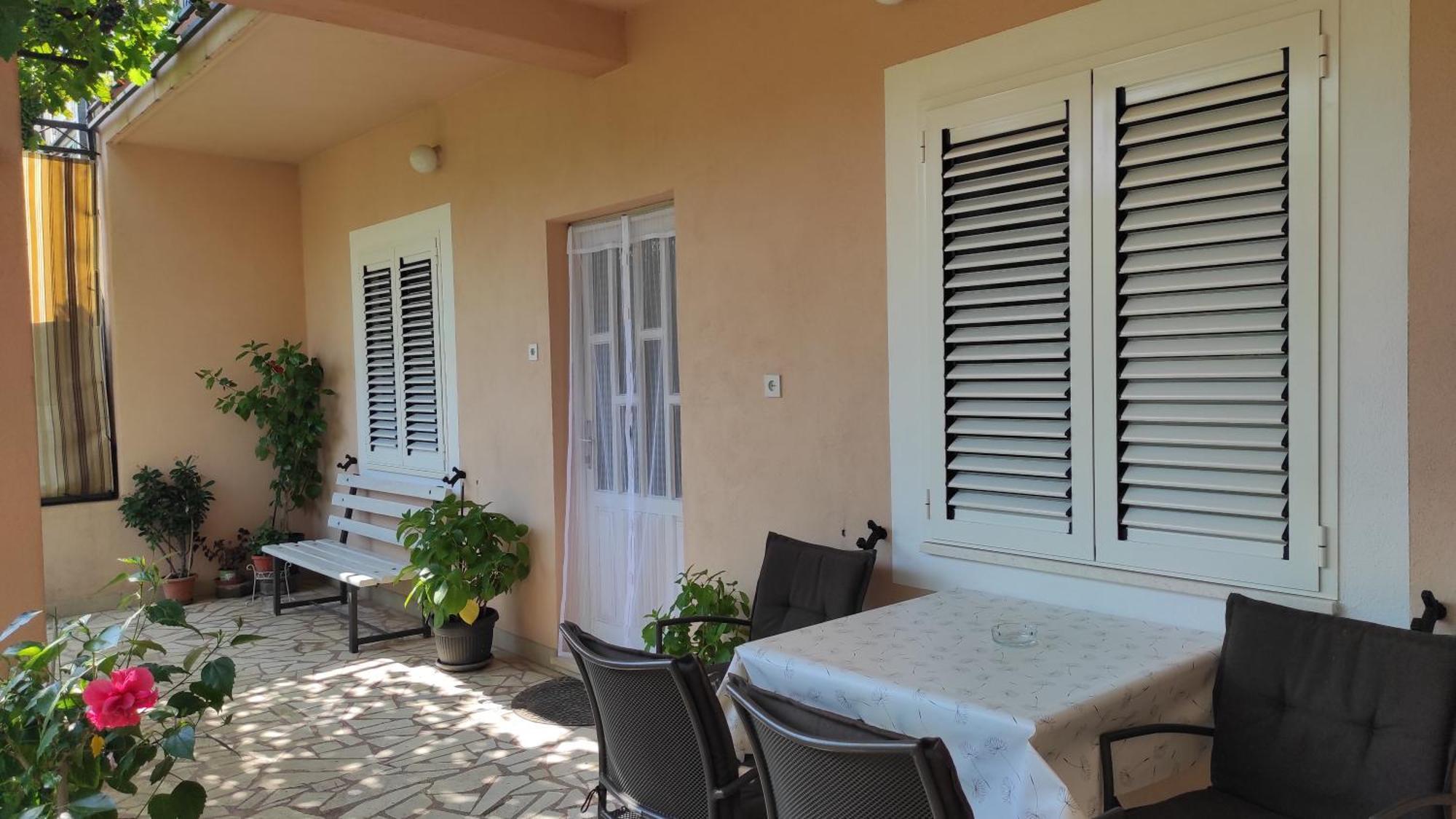 Apartman Iva Apartamento Kaštela Exterior foto